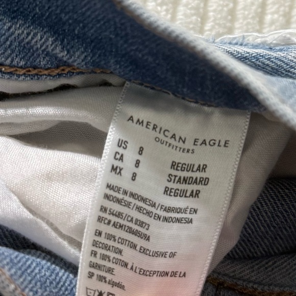 American Eagle Baggy Jeans - Light Wash - Size 8 - Picture 6 of 6